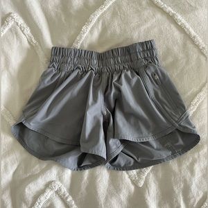 Lululemon Tracker Low-Rise Lined Short 4”